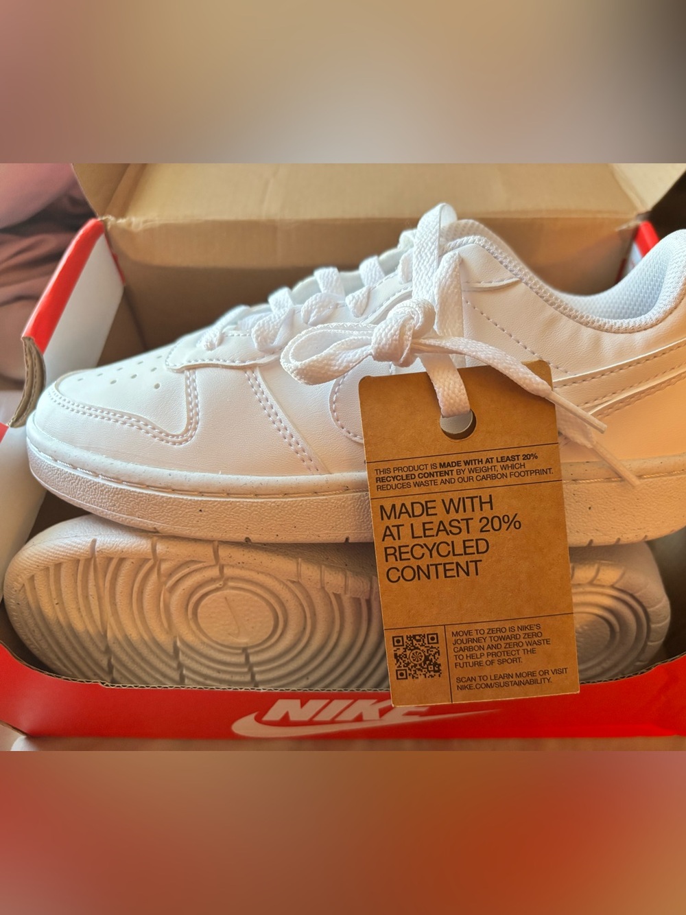 BRAND NEW Nike Kids Low-Top Sneakers Size 4
